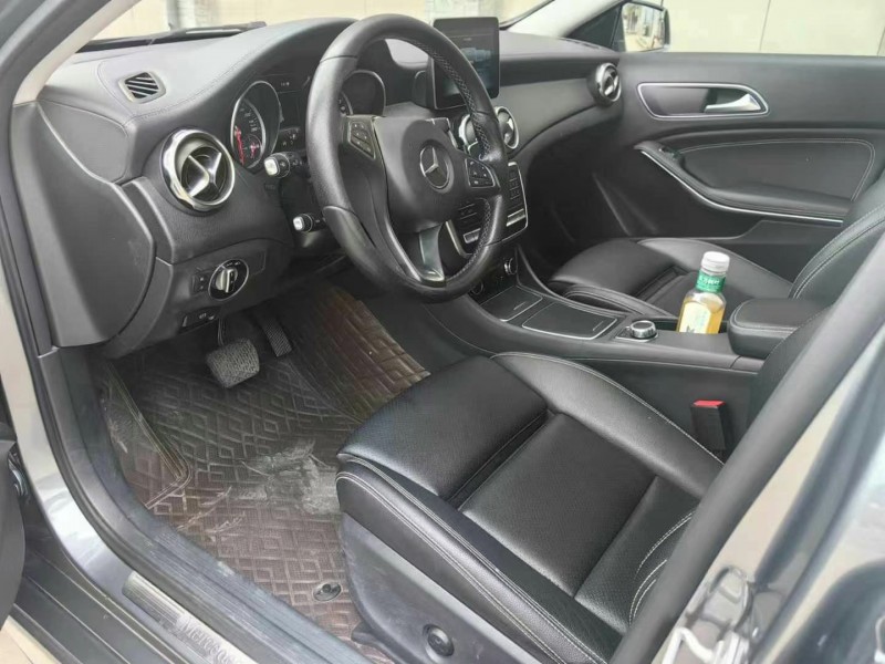 保定19年奔驰GLA8