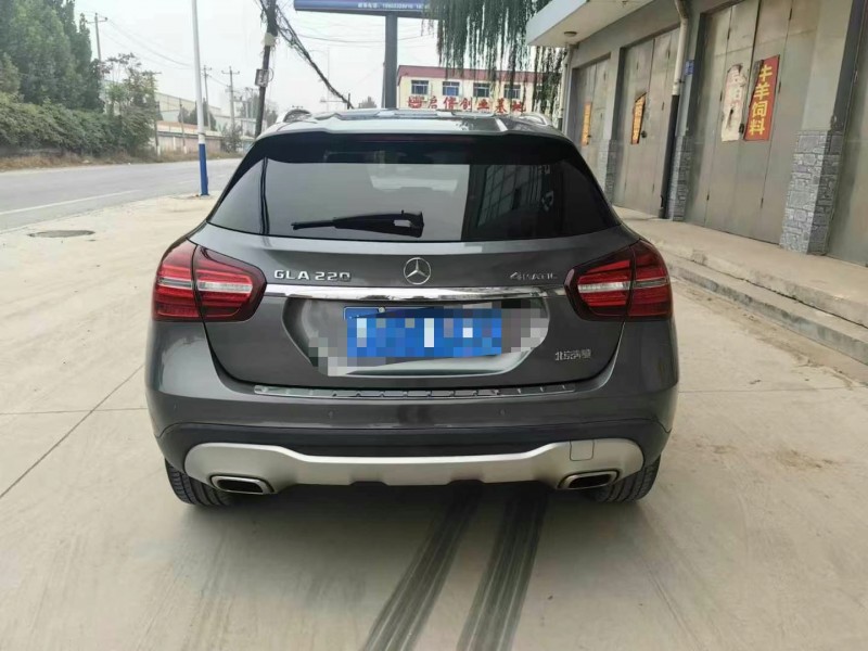 保定19年奔驰GLA9
