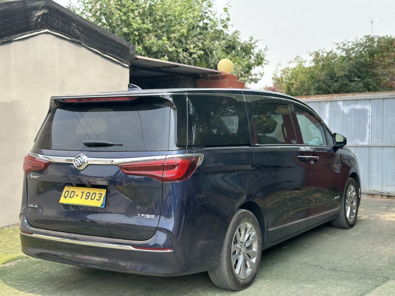 青岛21年别克艾维亚6