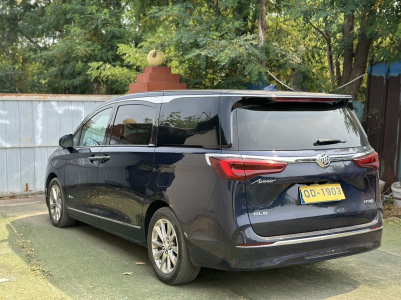 青岛21年别克艾维亚8