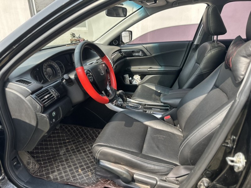 青岛18年本田雅阁4