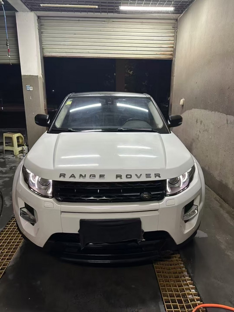 青岛13年路虎极光1