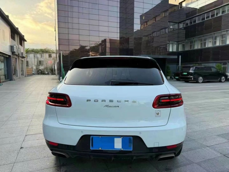 龍巖15年保時捷Macan6