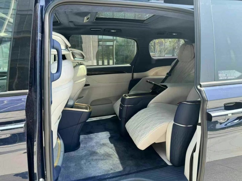 青岛21年别克GL83