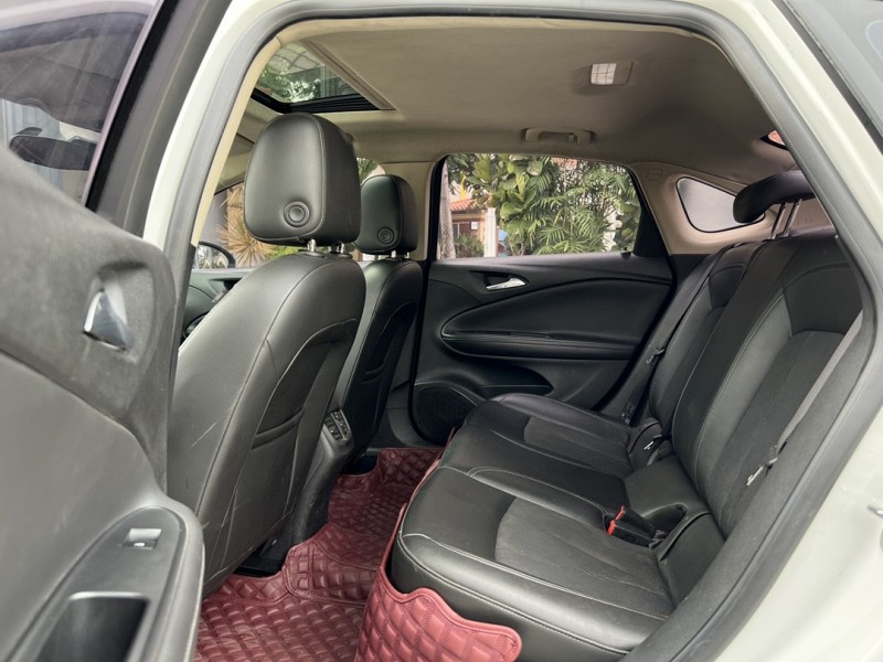 东莞16年别克威朗5