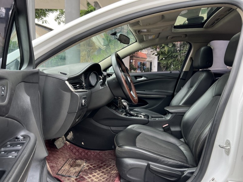 东莞16年别克威朗6