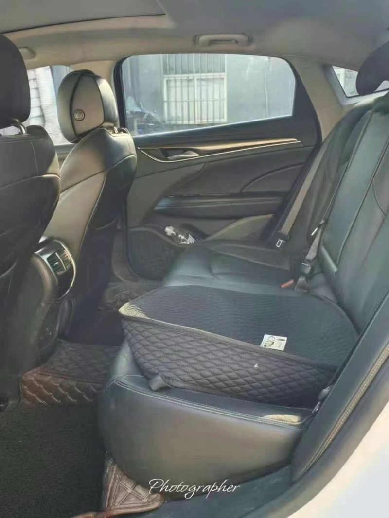 济宁18年别克君越7