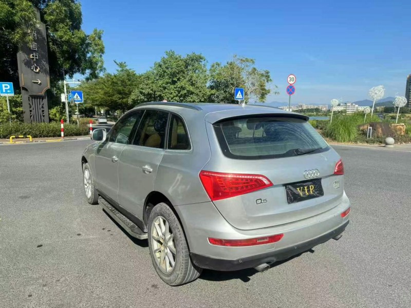 广州11年奥迪Q58
