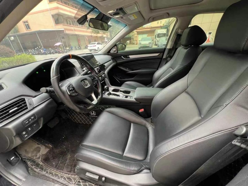 东莞21年本田雅阁6