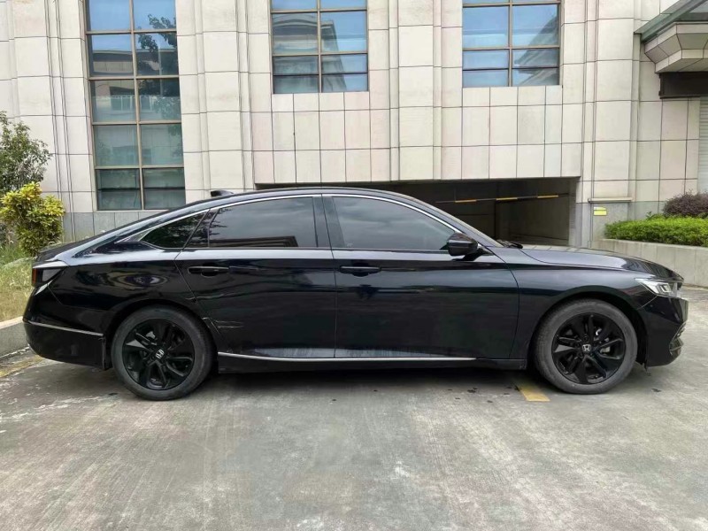 东莞21年本田雅阁7