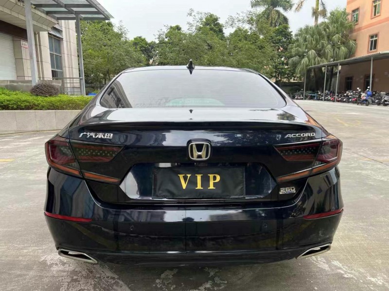 东莞21年本田雅阁9