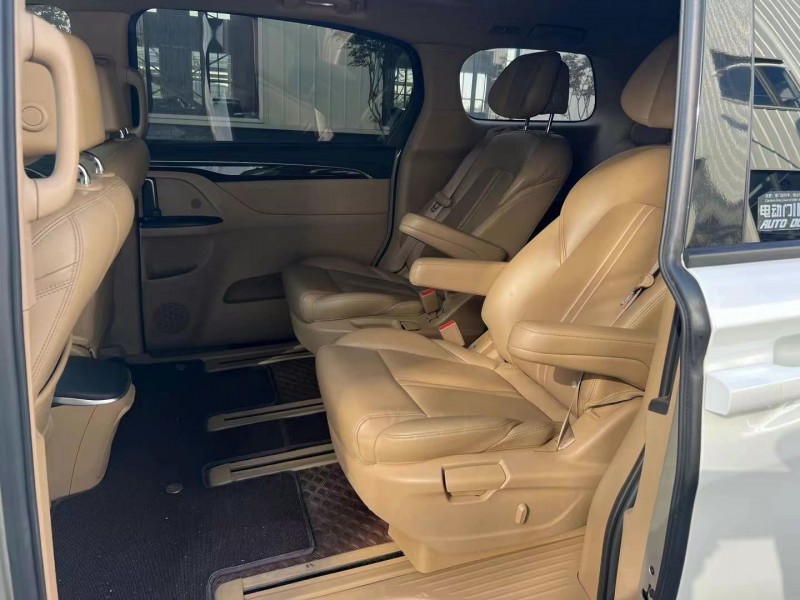 徐州18年别克GL84