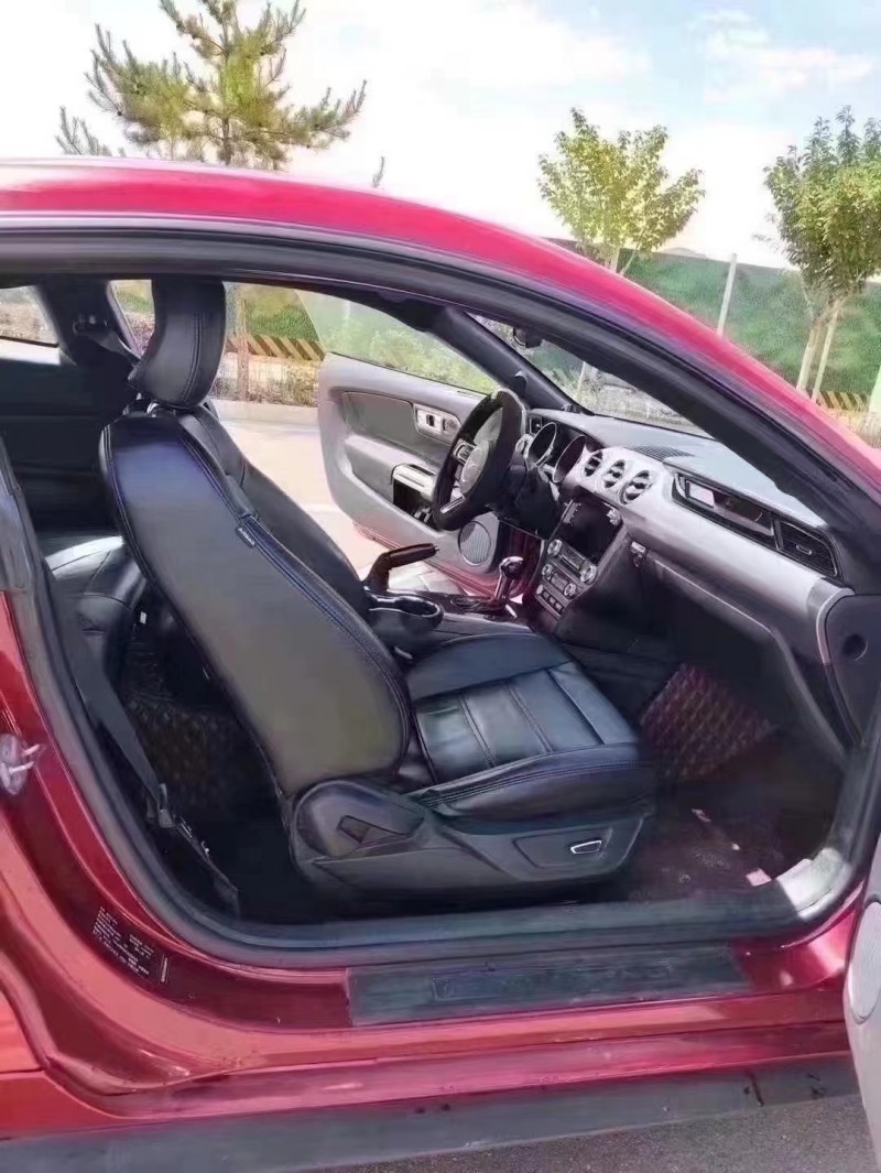 济宁17年福特野马8