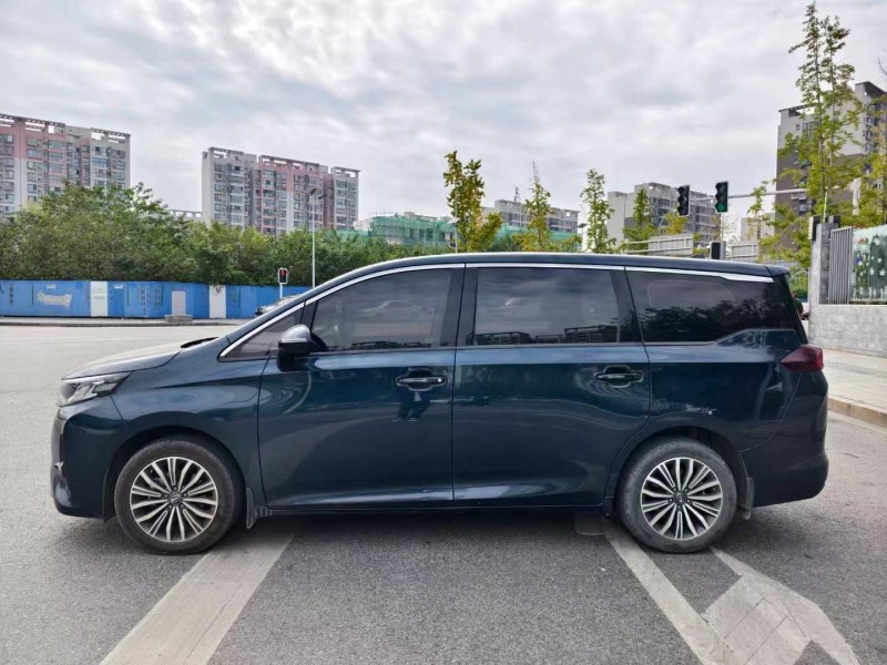 成都20年传祺M67