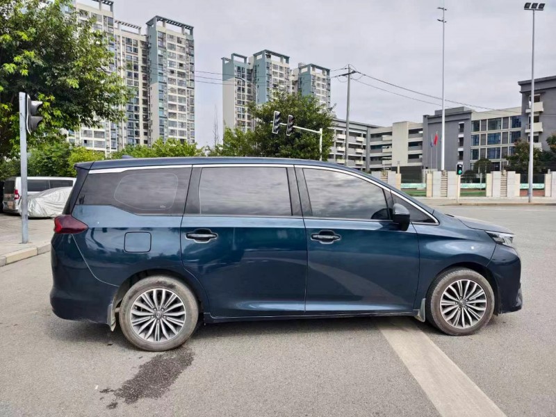 成都20年传祺M68