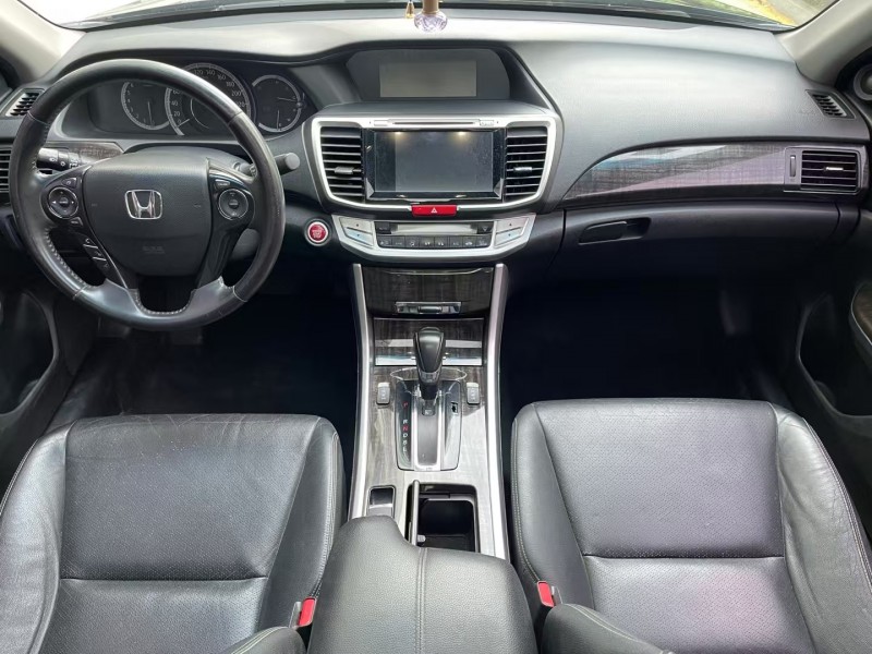 济宁15年本田雅阁4