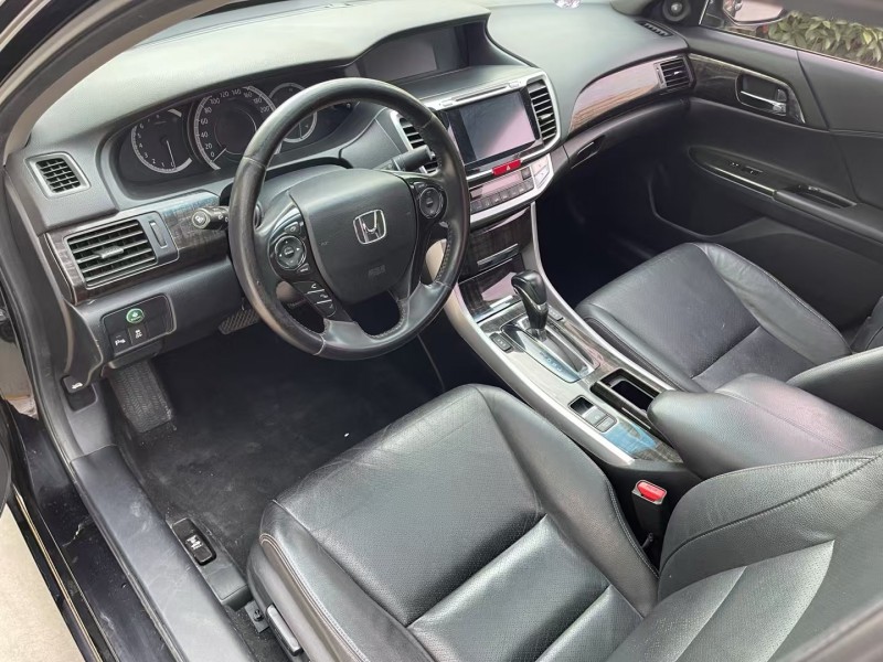 济宁15年本田雅阁5