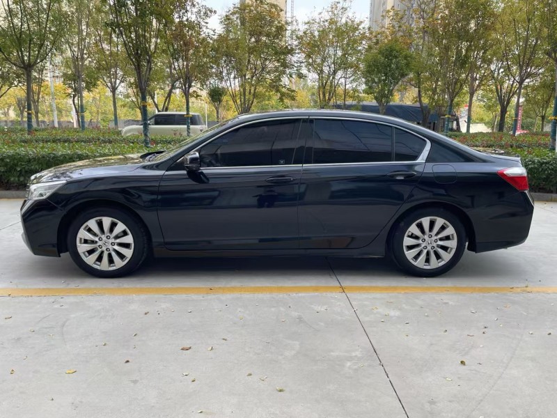 济宁15年本田雅阁8