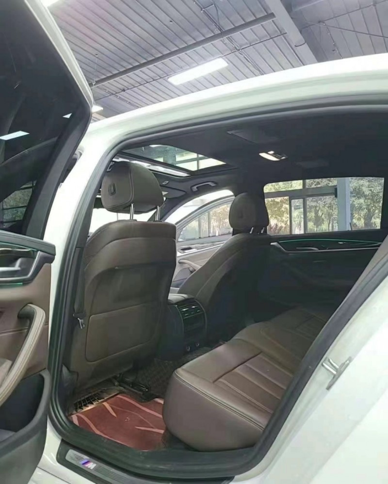 保定18年宝马5系7