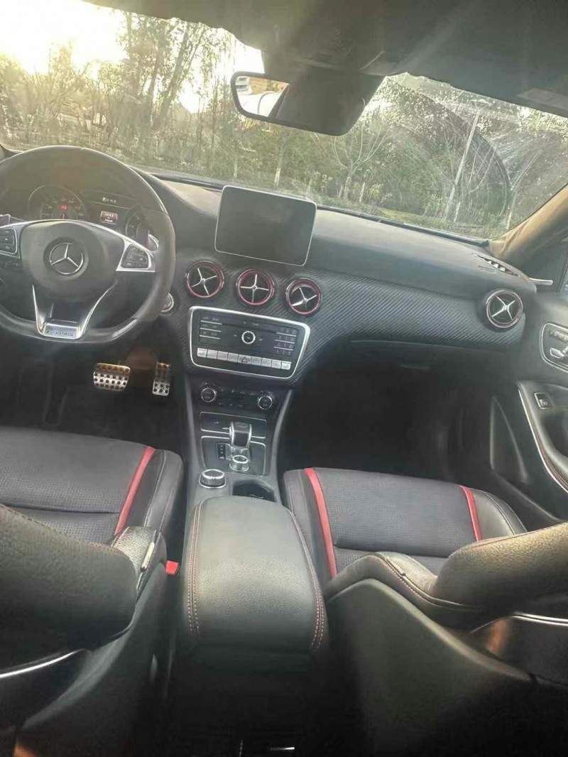 青岛16年奔驰AMG3