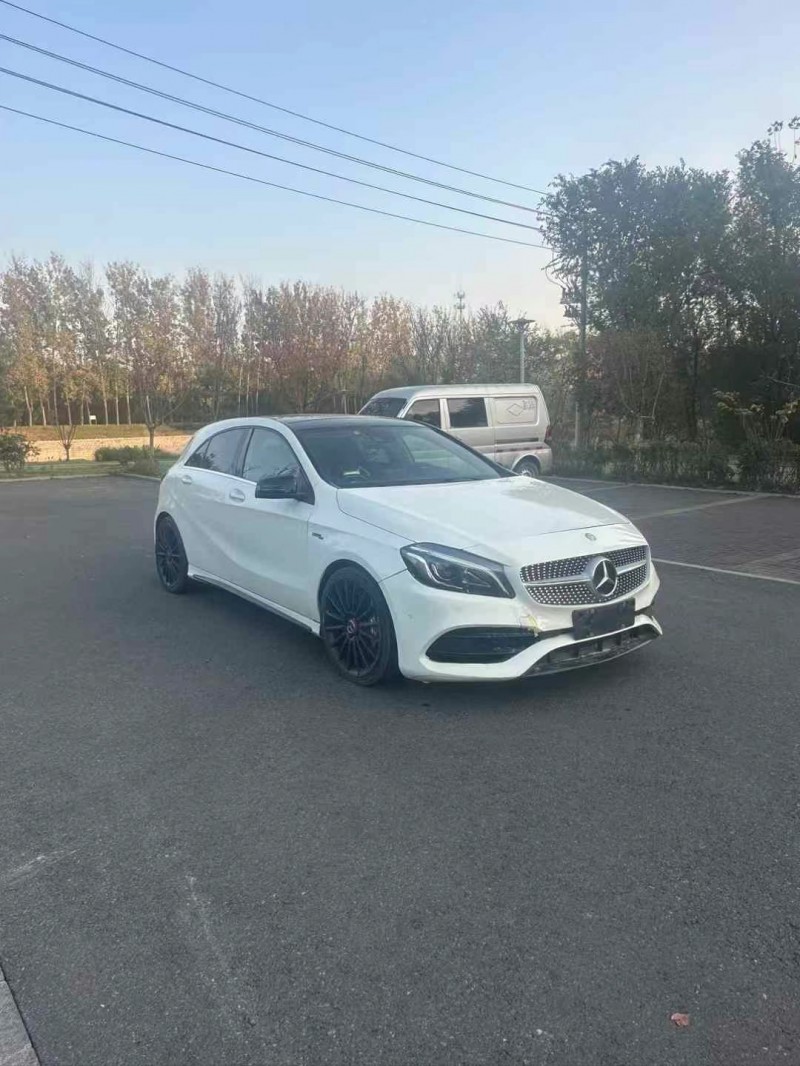 青岛16年奔驰AMG5