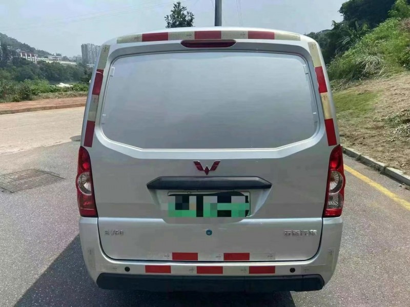 漳州23年五菱汽車新能源9