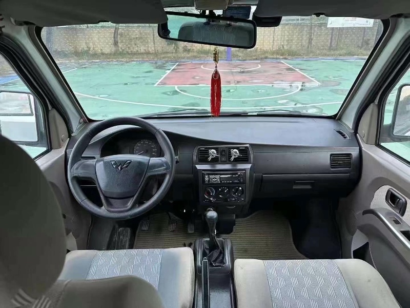 汕頭16年五菱汽車榮光5