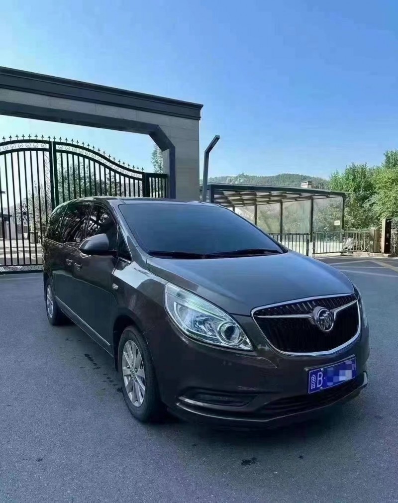 青岛17年别克GL82