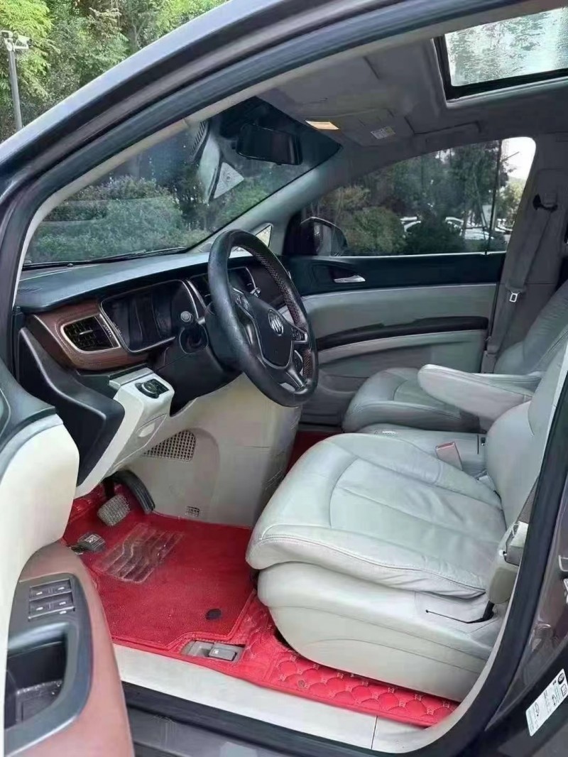 青岛17年别克GL84