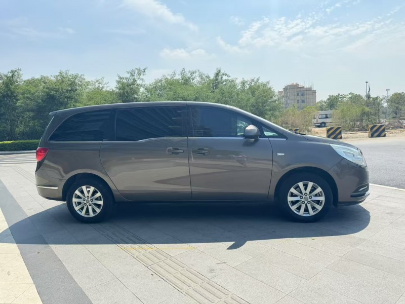 东莞18年别克GL83