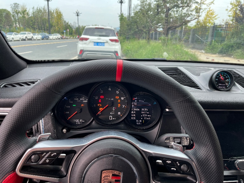 重慶15年保時捷Macan7