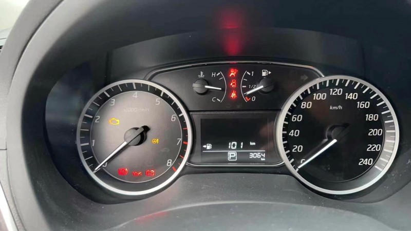 重慶23年日產軒逸6