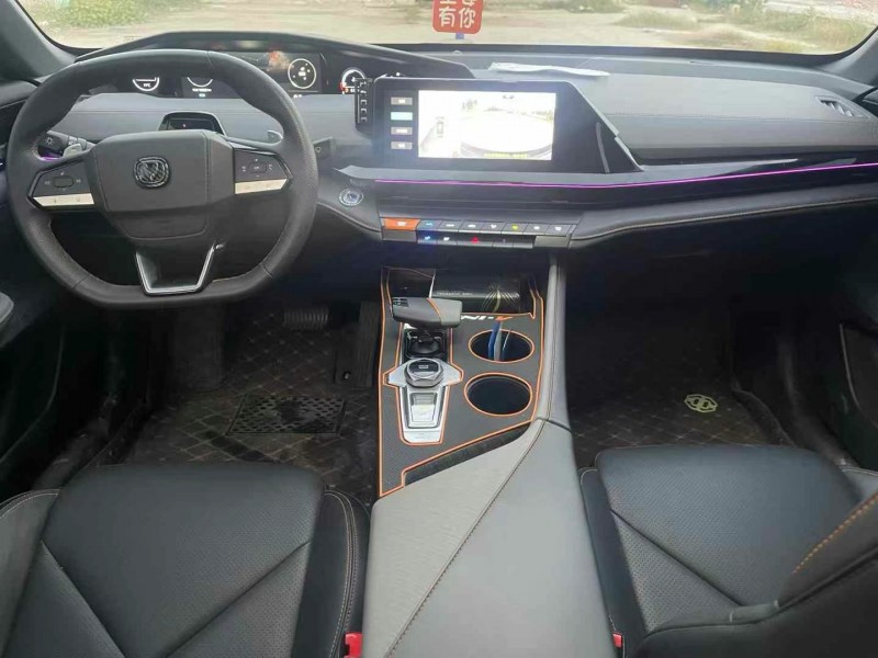 焦作22年長安汽車UNI-V5