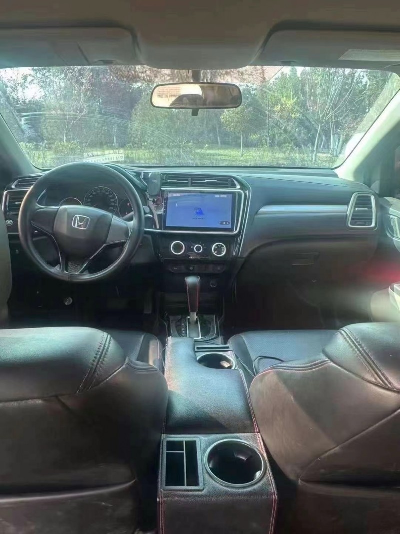 济宁16年本田哥瑞4
