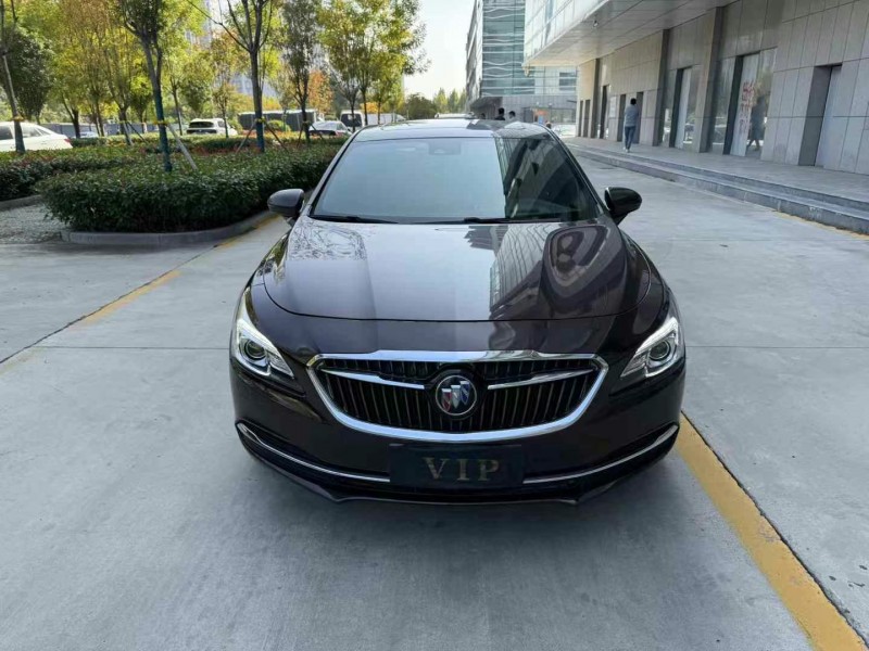 济宁17年别克君越1