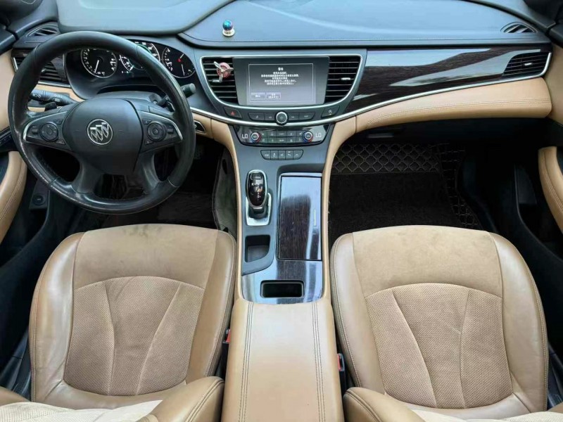 济宁17年别克君越4