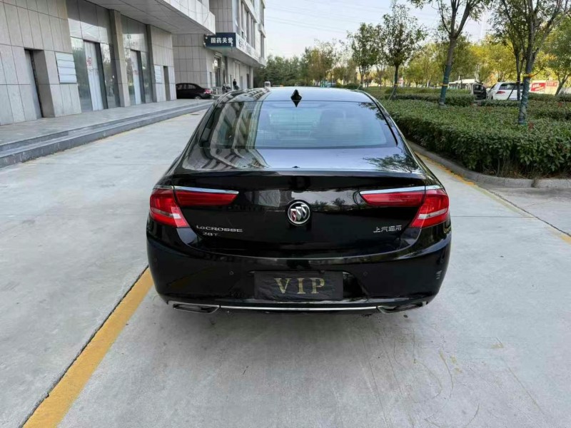 济宁19年别克君越9