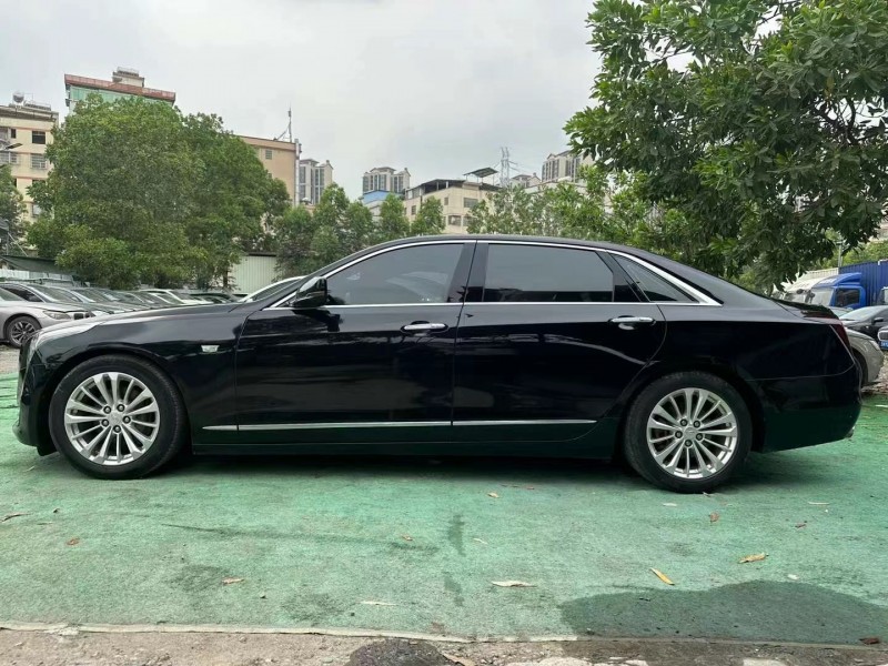 广州17年凯迪拉克CT64