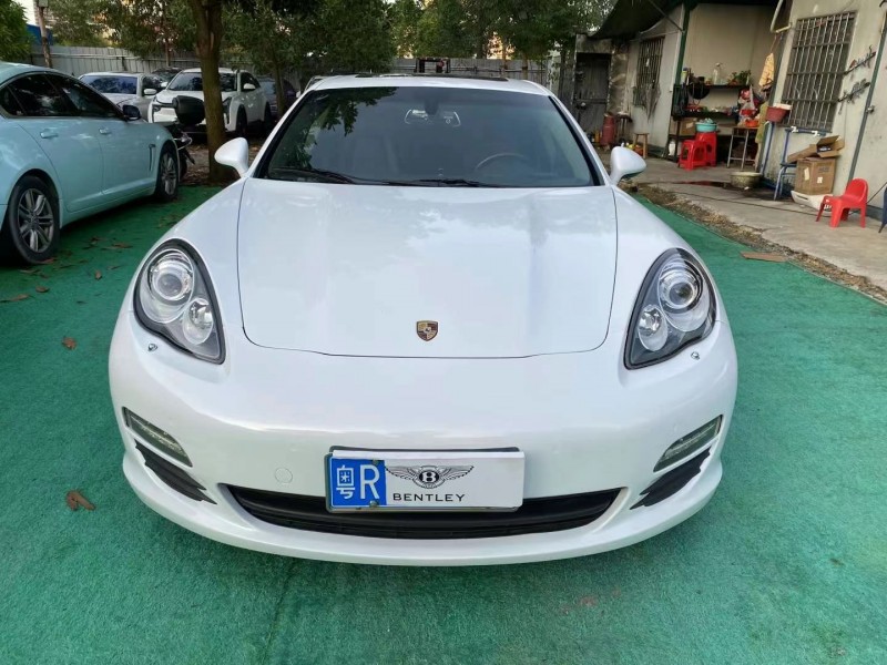 广州12年保时捷帕拉梅拉1