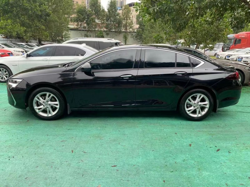 广州23年别克君威4