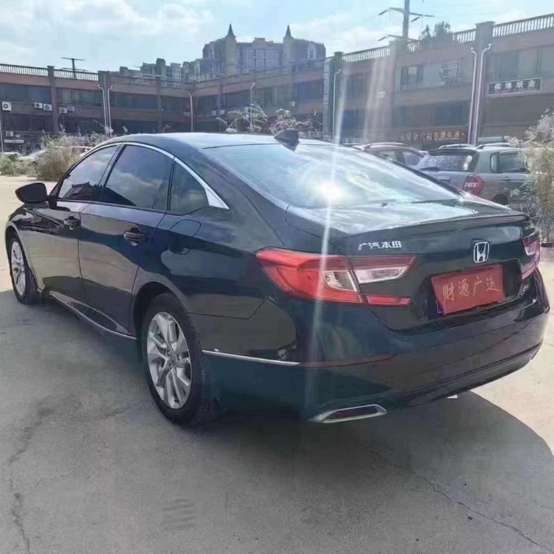 济宁21年本田雅阁8