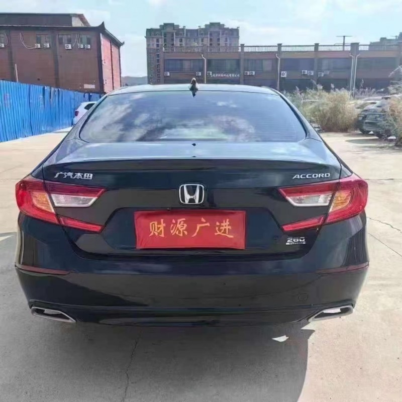 济宁21年本田雅阁9