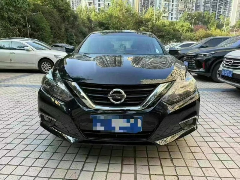 重慶16年日產天籟1