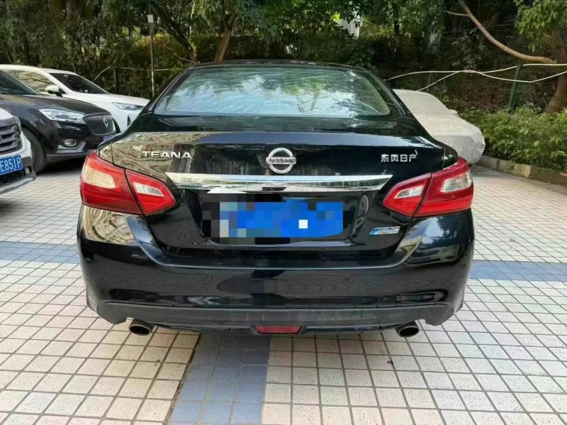重慶16年日產天籟3