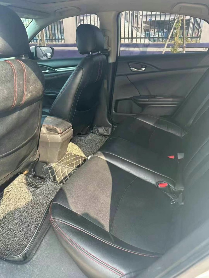 汕头17年本田思域7