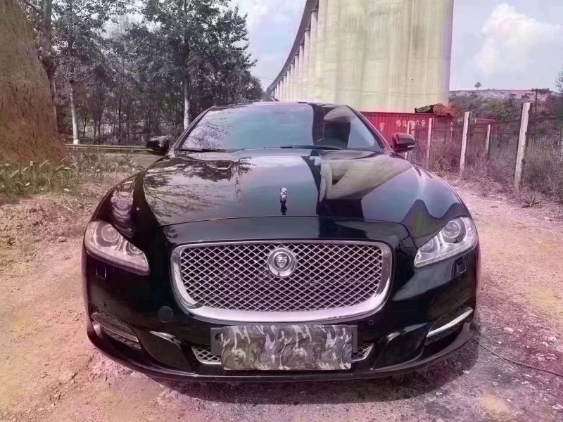 長治13年捷豹XJ1