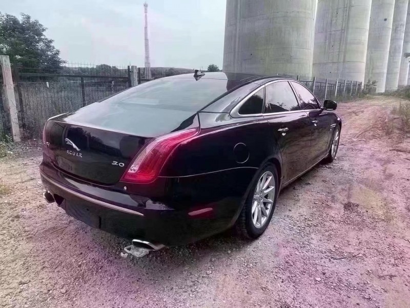 長治13年捷豹XJ4