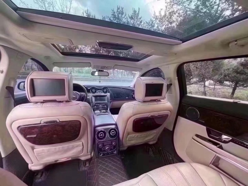 長治13年捷豹XJ6