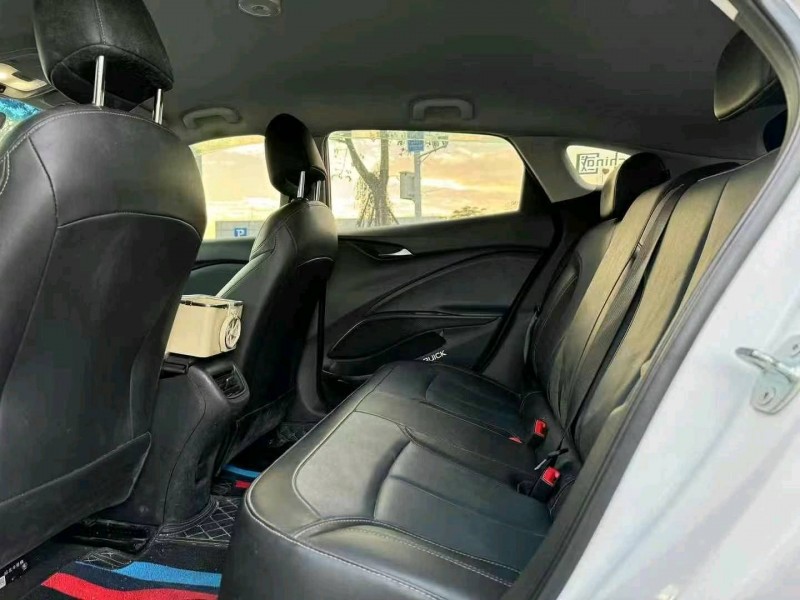 广州22年别克微蓝6