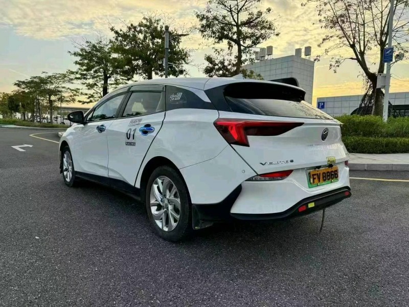 广州22年别克微蓝7